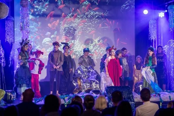 Premiera teatralna „Kraina Czarów” w Skoczowie