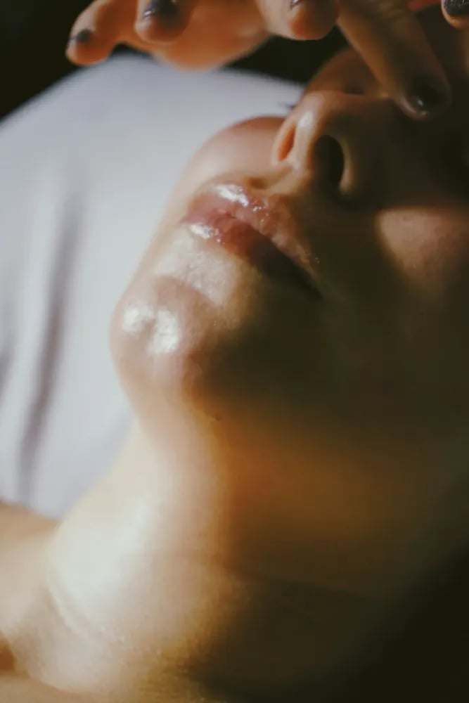 Aromaterapia i automasaż twarzy – naturalny lifting, relaks i balans w Twoich rękach.