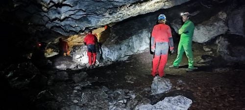 Wyprawa do Jaskini w Trzech Kopcach
