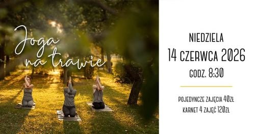 Poranna joga na trawie w Bielsku-Białej