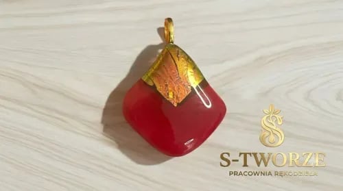 Warsztaty tworzenia biżuterii z topionego szkła w Żywcu